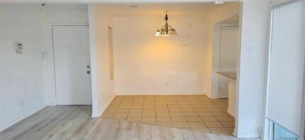 713 Via Avenida in Mesquite, TX - Foto de edificio - Building Photo