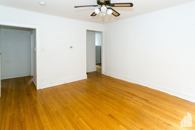 1910 W Winnemac Ave, Unit 1906-2 in Chicago, IL - Building Photo - Building Photo