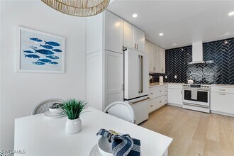 8345 Excalibur Cir in Naples, FL - Building Photo - Building Photo