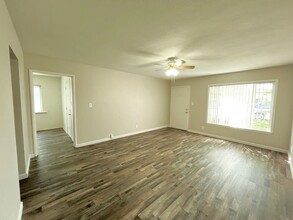 1728-1730 Madrone Ave in West Sacramento, CA - Foto de edificio - Building Photo