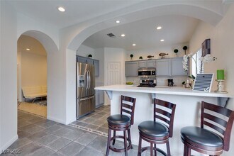 7217 W Mesa Vista Ave in Las Vegas, NV - Building Photo - Building Photo