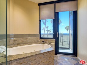 3009 Ocean Front Walk in Venice, CA - Building Photo - Building Photo