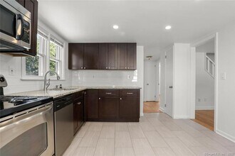 22 Tracey St in Norwalk, CT - Building Photo - Building Photo