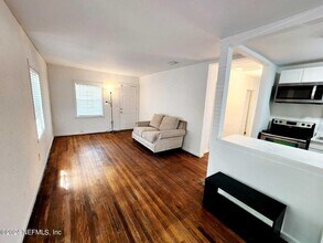 1823 E 25th St in Jacksonville, FL - Building Photo - Building Photo