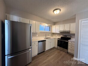 11537 Turn Stone Ct in Charlotte, NC - Building Photo - Building Photo