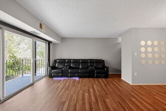 5200 Newton St in Bladensburg, MD - Foto de edificio - Building Photo