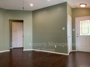 908 Gentry Dr in Leander, TX - Building Photo - Building Photo