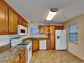 5615 Waverly Lynn Ln in Charlotte, NC - Building Photo - Building Photo