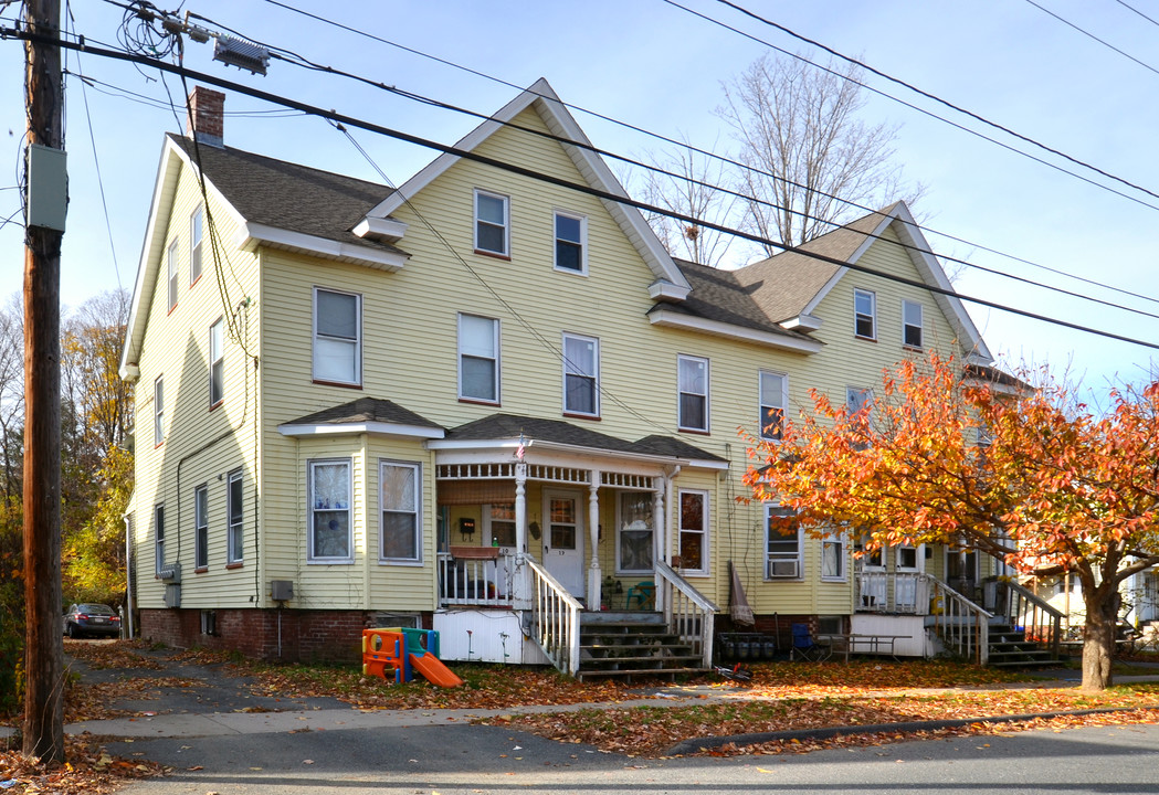 10 Bates St in Westfield, MA - Building Photo