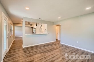 348 Barbara Cir in Belleair, FL - Building Photo - Building Photo