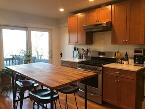 76 Wenham St in Boston, MA - Building Photo - Building Photo