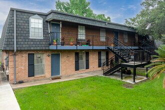 Memorial Grove Condo in Houston, TX - Foto de edificio - Building Photo