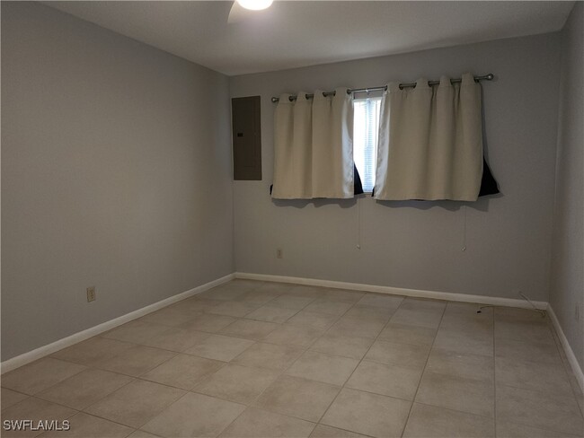58 Hamlin Ct in Lehigh Acres, FL - Building Photo - Building Photo