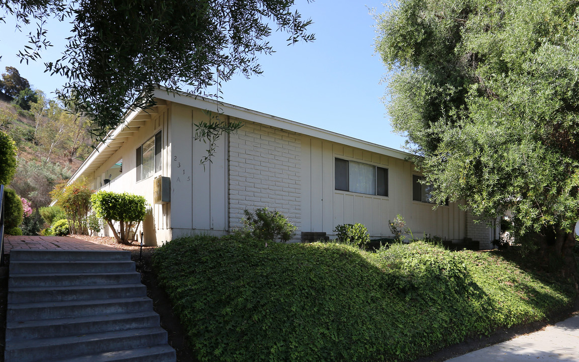 2315 Skylark Dr in Oceanside, CA - Building Photo