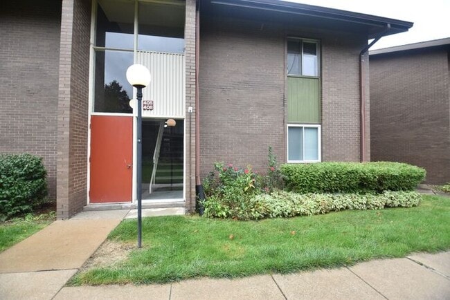 property at 2500 Topsfield Rd