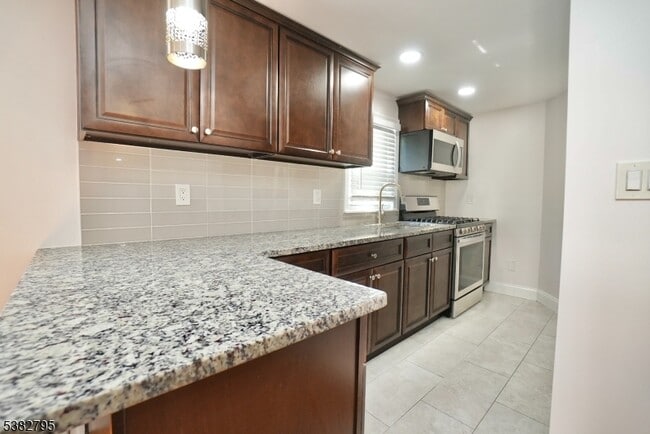 207 Franklin Ave in Belleville, NJ - Building Photo - Building Photo
