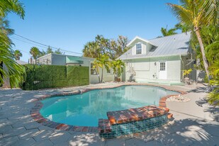 3310 E Maritana Dr in St Pete Beach, FL - Building Photo