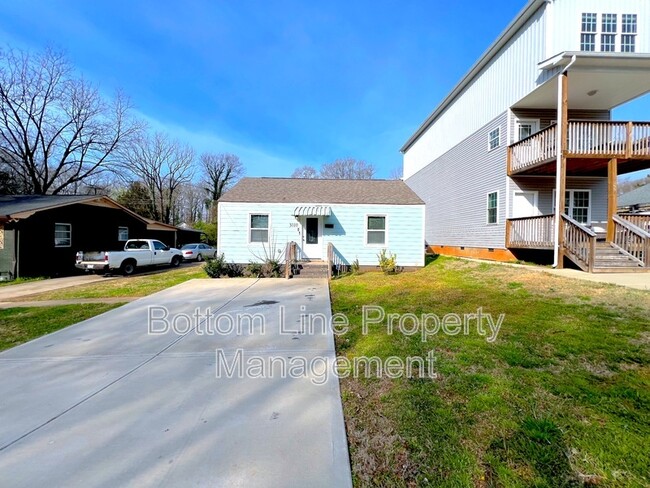 property at 3010 Ross Ave