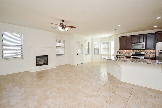 6151 Harmony Park Lane in Fulshear, TX - Foto de edificio - Building Photo