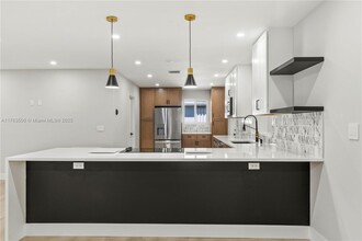 1801 N 48th Ave in Hollywood, FL - Building Photo - Building Photo