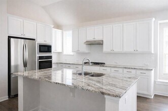 155 Rosebush Dr in Liberty Hill, TX - Building Photo - Building Photo