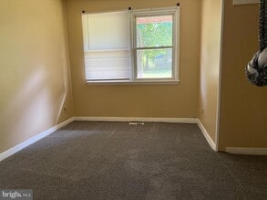 6 Alexander Pl in Clayton, NJ - Building Photo - Building Photo