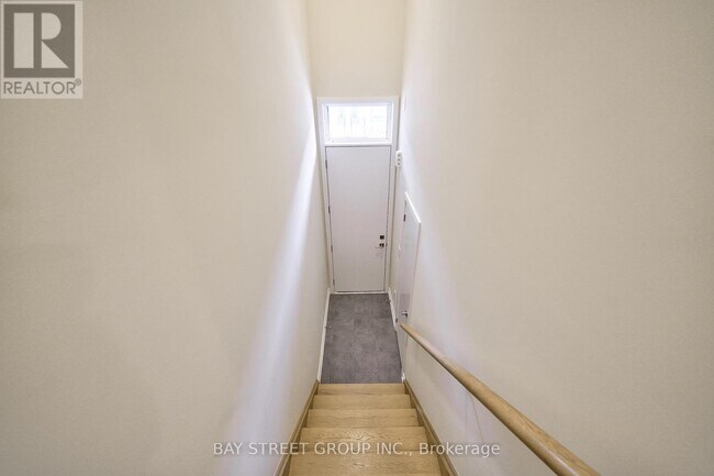 1324 Kaniv St in Oakville, ON - Building Photo - Building Photo