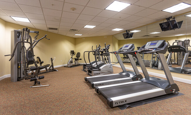 Emerson Plaza in Altamonte Springs, FL - Building Photo - Interior Photo