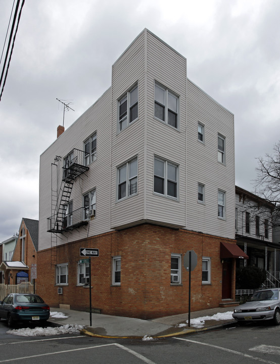 2316 West St in Union City, NJ - Foto de edificio