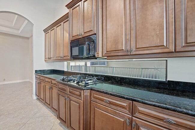 10513 Versailles Blvd in Wellington, FL - Building Photo - Building Photo