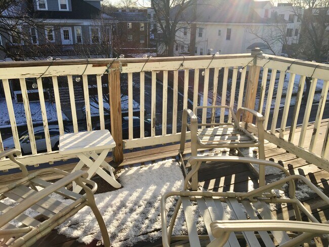 92 Wallingford Rd, Unit 3 in Boston, MA - Building Photo - Building Photo