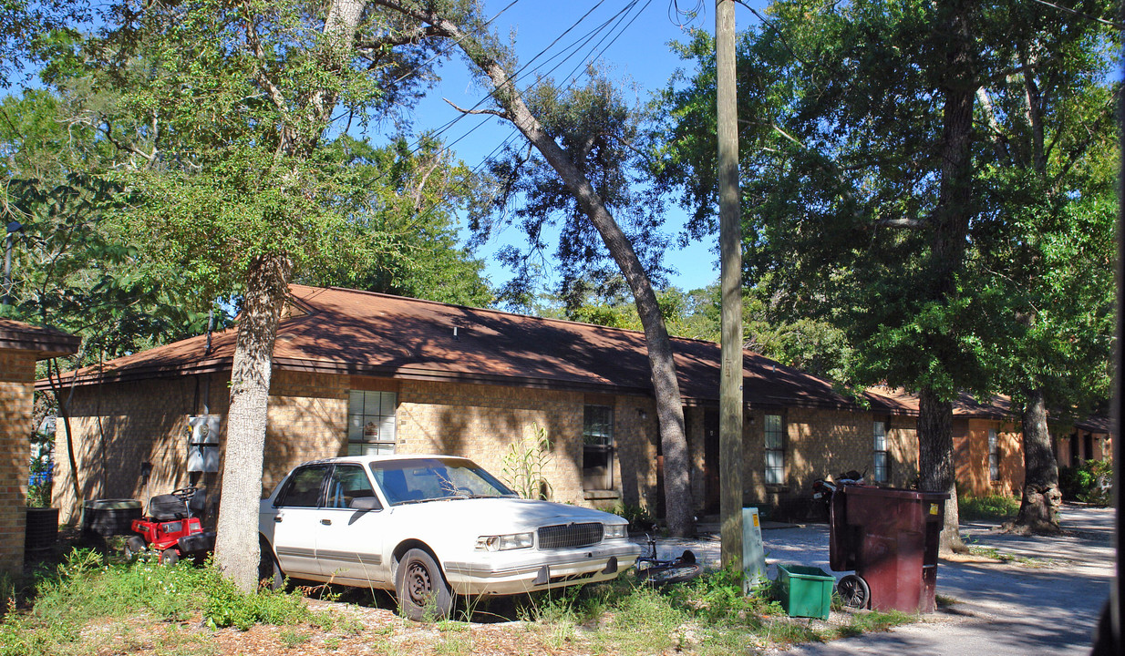 1107 Cedar Ave S in Niceville, FL - Building Photo