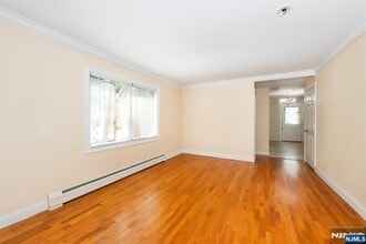 500 Lewis St in Fort Lee, NJ - Building Photo - Building Photo