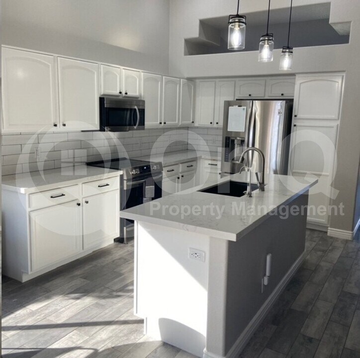 151 W Shamrock St in Gilbert, AZ - Building Photo