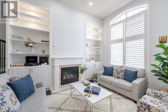 3466 Eglinton Ave W in Mississauga, ON - Building Photo - Building Photo