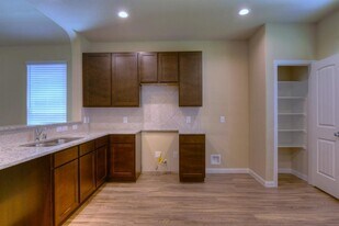 3213 Buttercup Dr in Texas City, TX - Building Photo