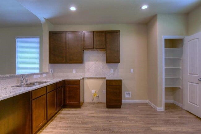 property at 3213 Buttercup Dr