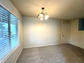 2738 Oak Rd in Walnut Creek, CA - Building Photo - Building Photo