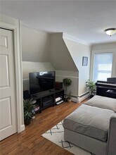 130 Elmgrove Ave in Providence, RI - Foto de edificio - Building Photo