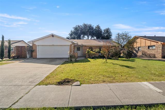 property at 3718 W Rochelle Rd