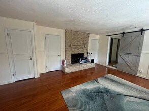 24051 Zurich Dr in Crestline, CA - Building Photo - Building Photo
