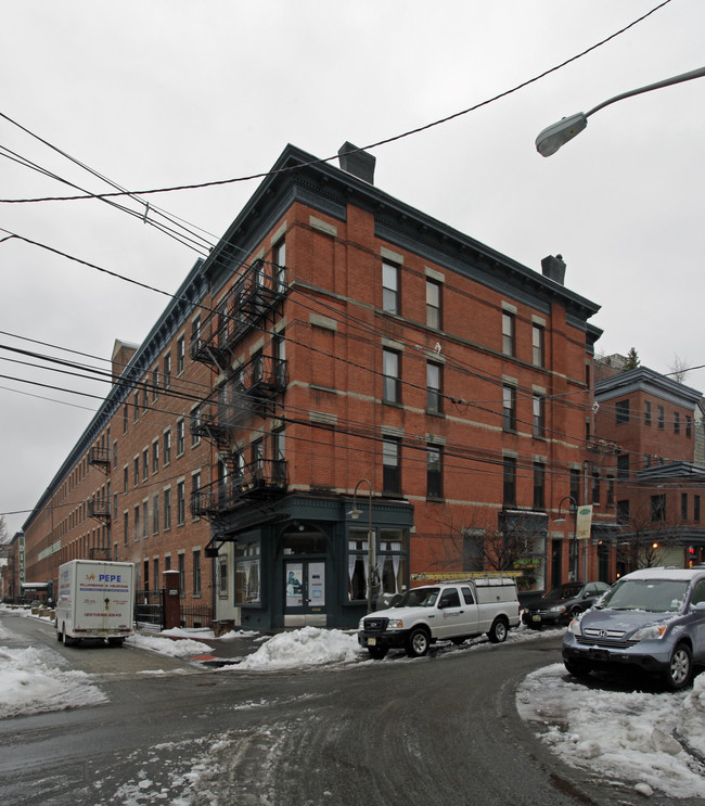 347 Varick St in Jersey City, NJ - Foto de edificio - Building Photo