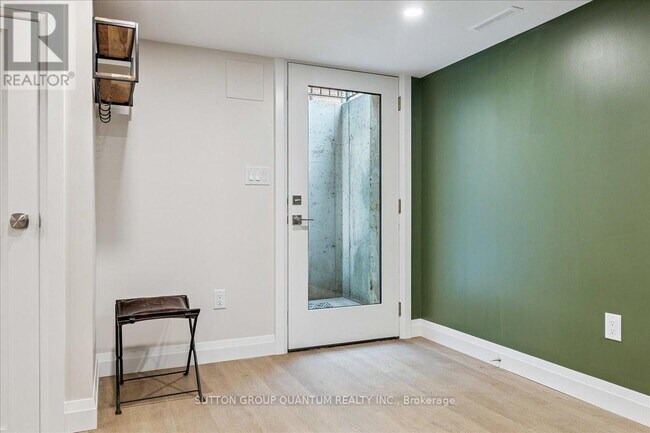 18 Pleasant Ave in Hamilton, ON - Building Photo - Building Photo