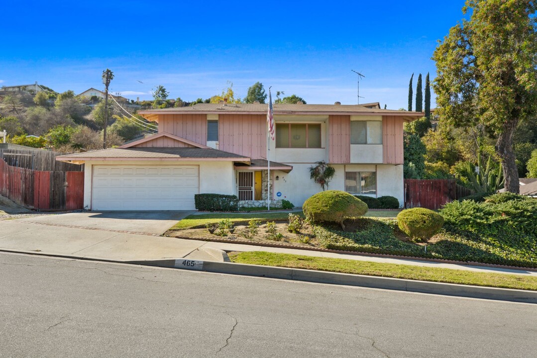 465 Bregante Dr in Diamond Bar, CA - Foto de edificio