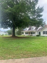 3229 Bold Springs Rd in Dacula, GA - Foto de edificio - Building Photo