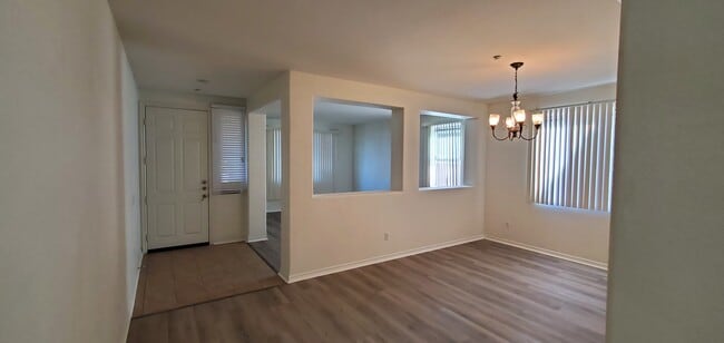 1325 Juanita Ave in Oxnard, CA - Building Photo - Building Photo