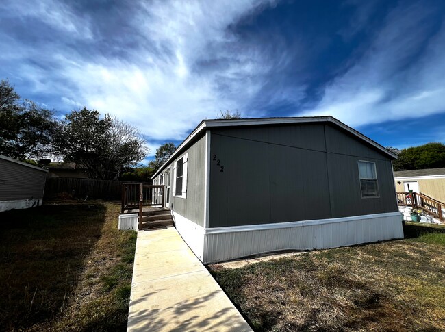 222 B St in Converse, TX - Building Photo - Building Photo