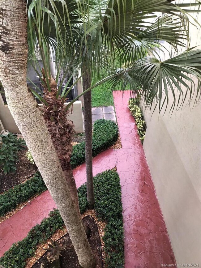 10845 SW 112th Ave-Unit -318 in Miami, FL - Building Photo - Building Photo