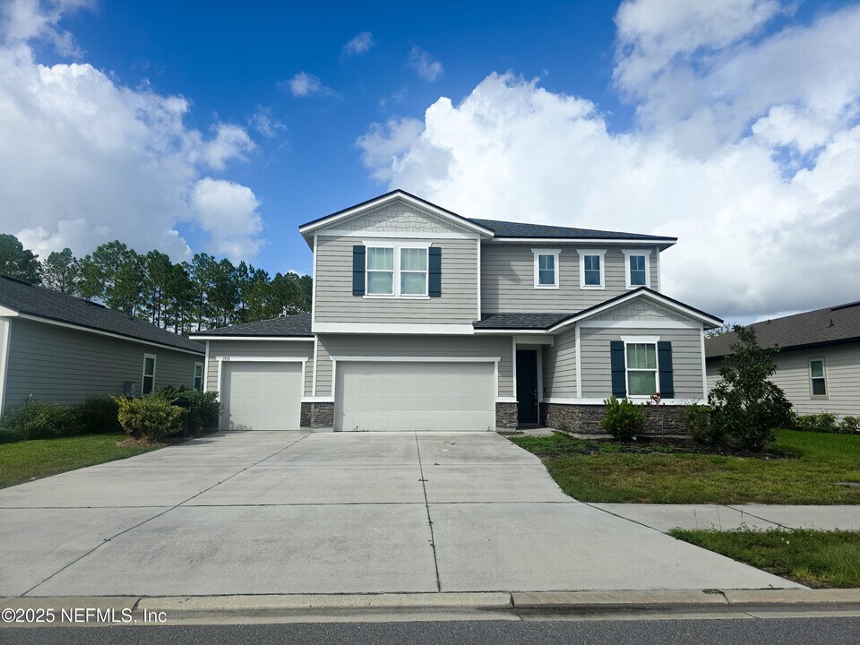 1971 Amberly Dr in Middleburg, FL - Building Photo