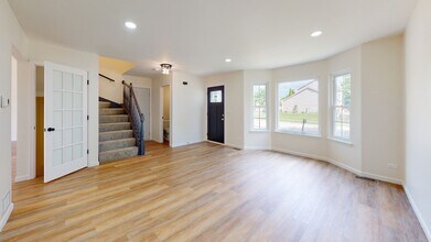 1913 Barnhill Dr in Mundelein, IL - Foto de edificio - Building Photo